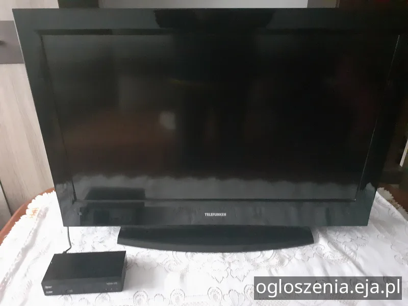 telewizor TELEFUNKEN.jpg